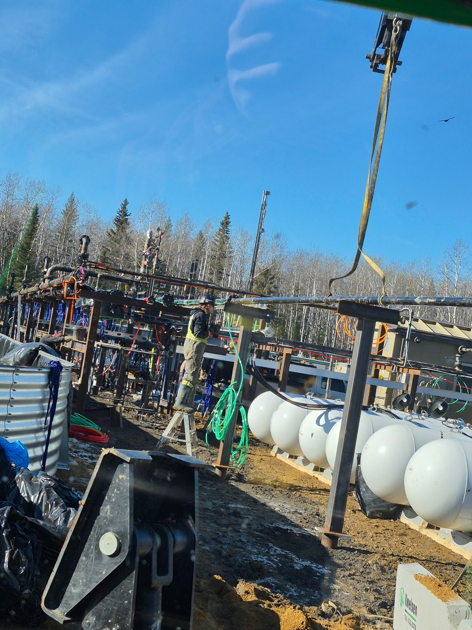 Wellsite equipment and pipework
