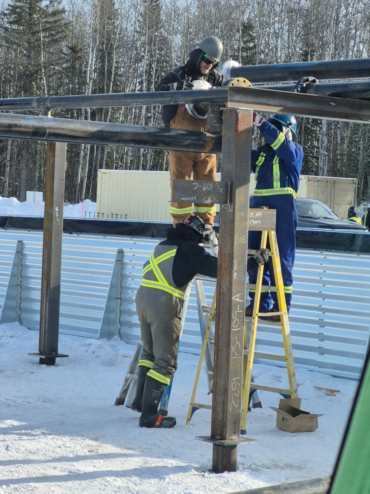 General labour crew on site