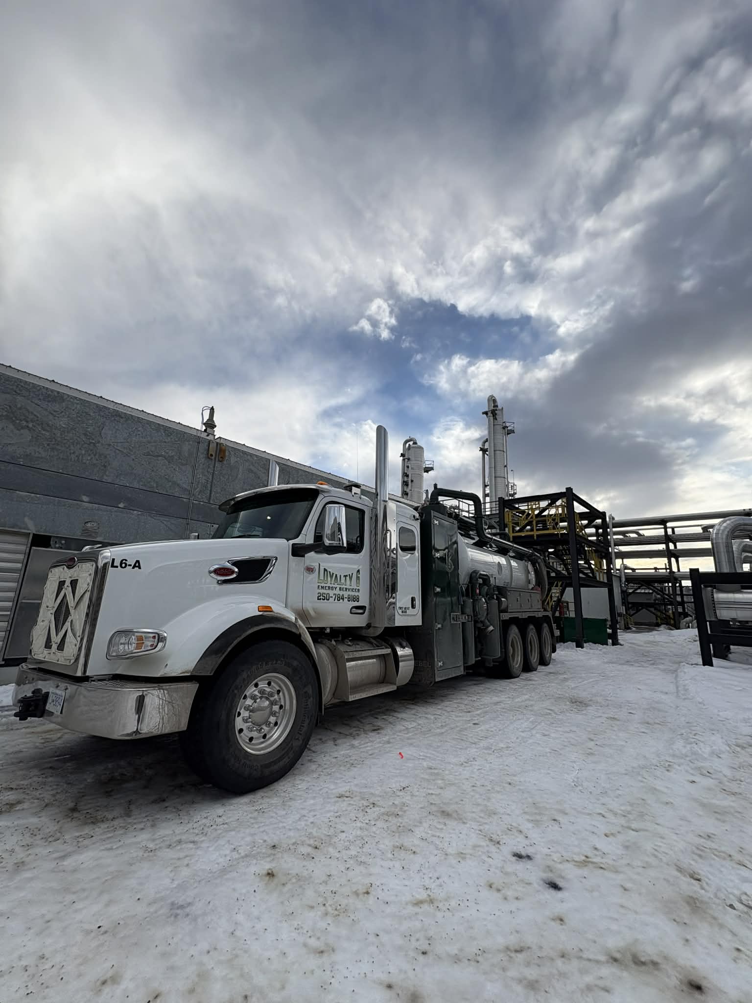 Loyalty6 vacuum truck at work